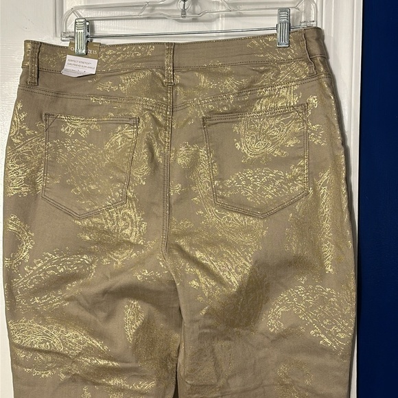 NWT Chico’s Tan & Gold Paisley Perfect Stretch Girlfriend Slim Ankle Jeans Sz 10 - Picture 6 of 12